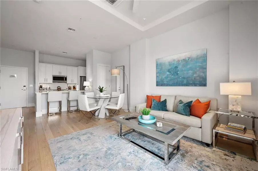 101 8th ST S #206, Naples, FL 34102