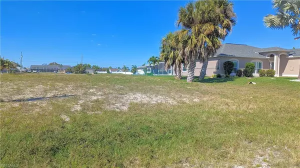 Cape Coral, FL 33914,1227 SW 37th ST