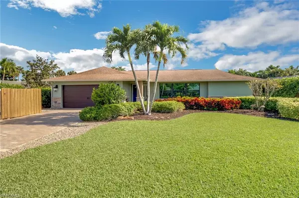 383 Juli Fe DR, Naples, FL 34110