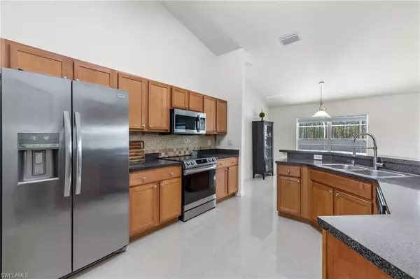 Cape Coral, FL 33914,3803 Oasis BLVD