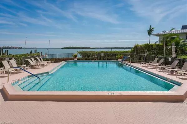 Marco Island, FL 34145,961 Collier Ct. #107