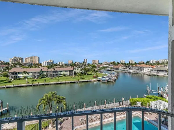 Marco Island, FL 34145,848 Collier CT #403