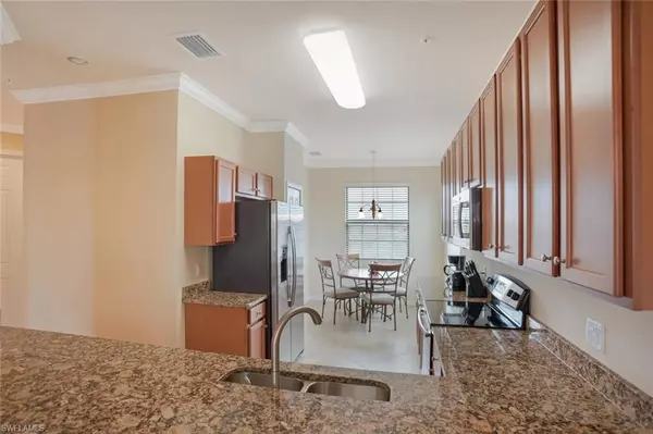 Naples, FL 34113,9731 Acqua CT #531