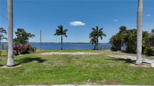 4021 E River DR, Fort Myers, FL 33916