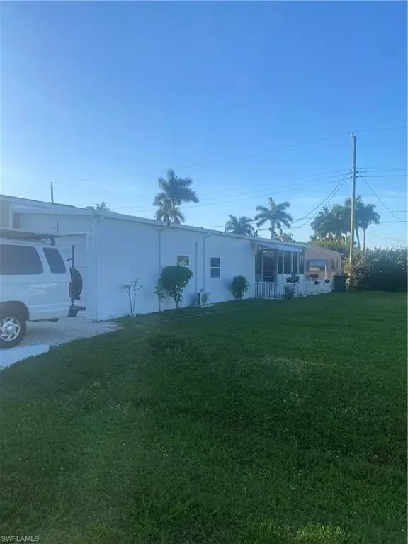 Fort Myers, FL 33908,12111 Palm DR