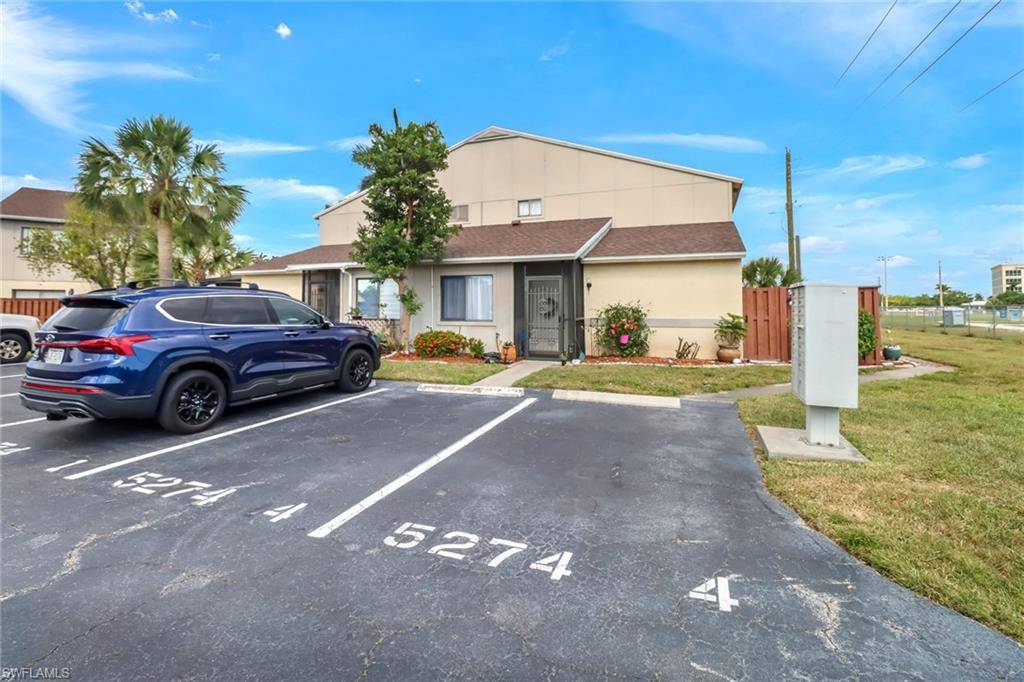 Fort Myers, FL 33919,5274 Cedarbend DR #4