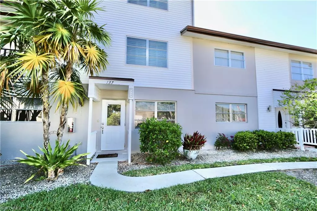 Naples, FL 34110,180 Cypress WAY E #F 137