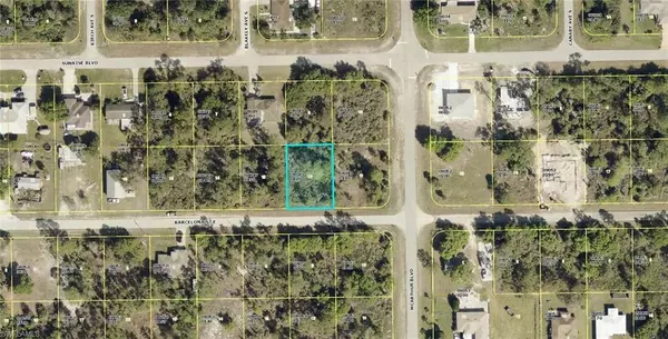 947 Barcelona ST E, Lehigh Acres, FL 33974