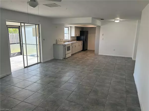 North Fort Myers, FL 33903,695 July CIR