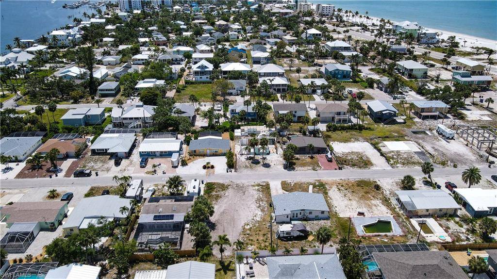 Fort Myers Beach, FL 33931,173 Hibiscus DR