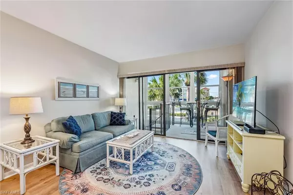 Naples, FL 34102,807 River Point DR #105D
