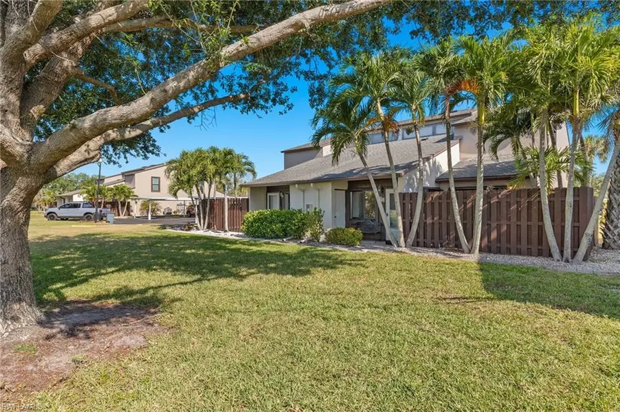 8975 Somerset BLVD, Fort Myers, FL 33919