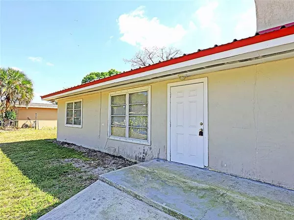 Fort Myers, FL 33901,2352 South ST