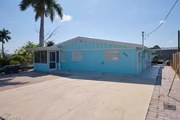 2555 Cay CV, Matlacha, FL 33993