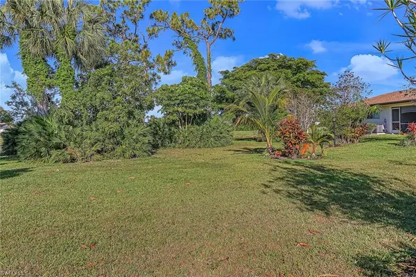 Naples, FL 34112,1010 Pine Isle LN #1010