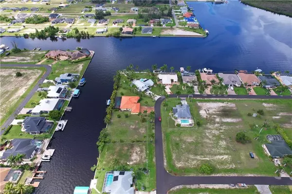 2711 NW 43rd AVE, Cape Coral, FL 33993