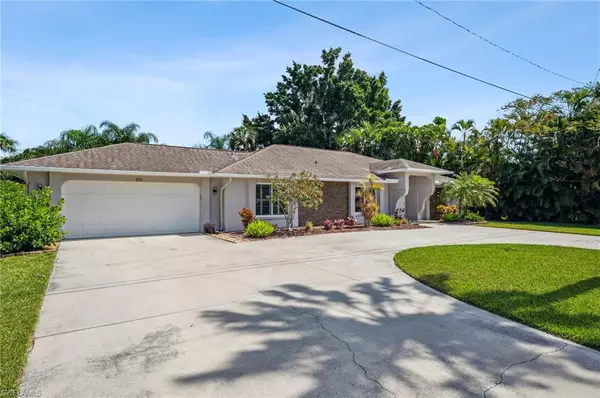 Naples, FL 34110,226 Fairway CIR