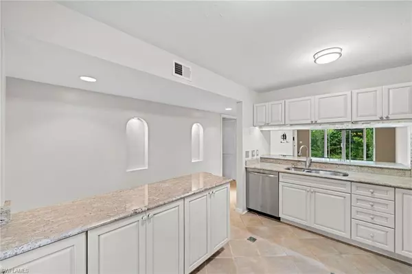 Naples, FL 34112,3041 Sandpiper Bay CIR #H103