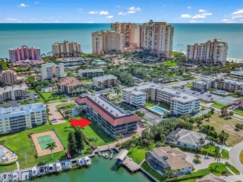 961 Swallow AVE #304, Marco Island, FL 34145