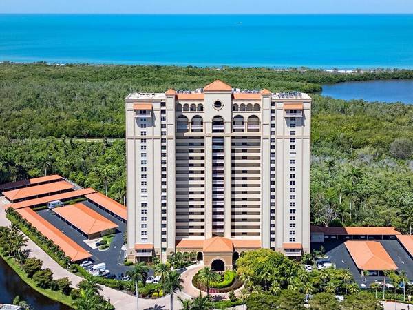 6585 Nicholas BLVD #803,  Naples,  FL 34108