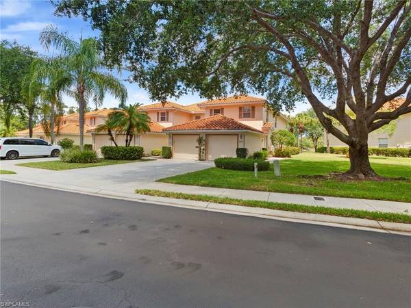 445 Robin Hood CIR #202, Naples, FL 34104