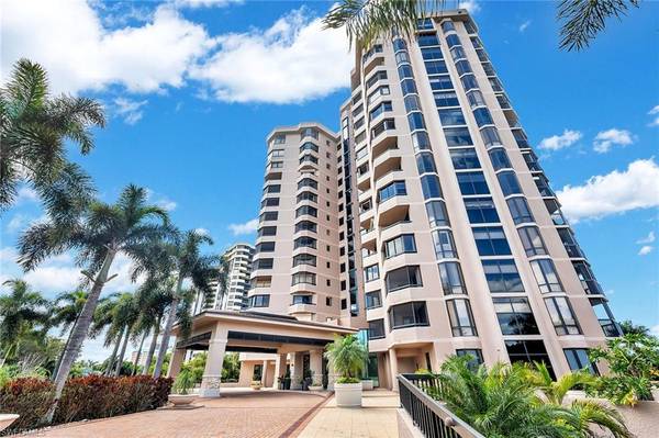 6075 Pelican Bay BLVD #104, Naples, FL 34108