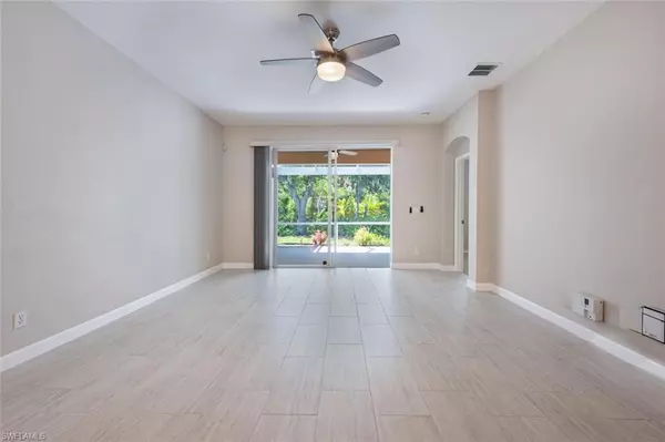 Naples, FL 34104,7812 Meridan CT