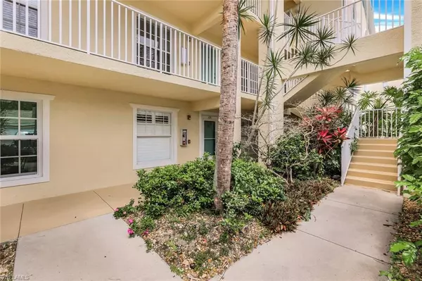 Naples, FL 34110,15505 Cedarwood LN #204