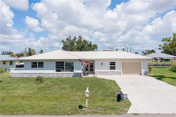 400 E North Shore DR, North Fort Myers, FL 33917