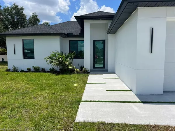 126 NW 3rd PL, Cape Coral, FL 33993