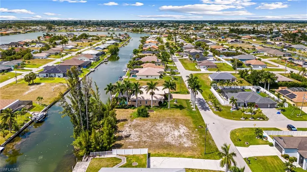 Cape Coral, FL 33991,1318 SW 4th AVE