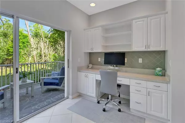 Naples, FL 34109,3289 Lindsey LN #4