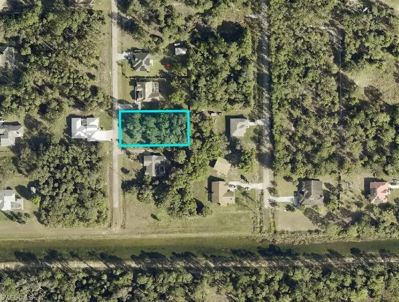 8 Columbus AVE, Lehigh Acres, FL 33936