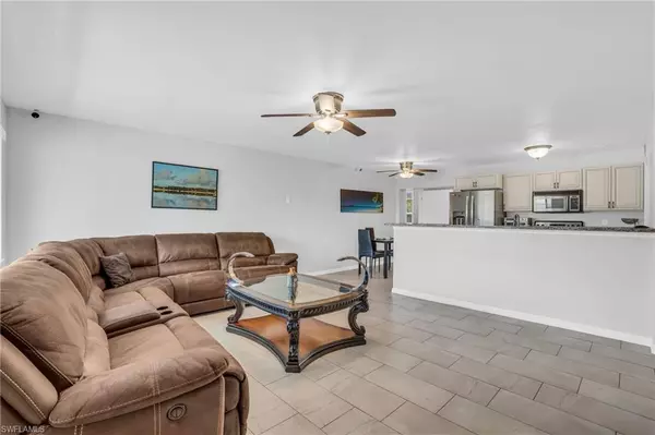 Naples, FL 34104,883 Coconut CIR E