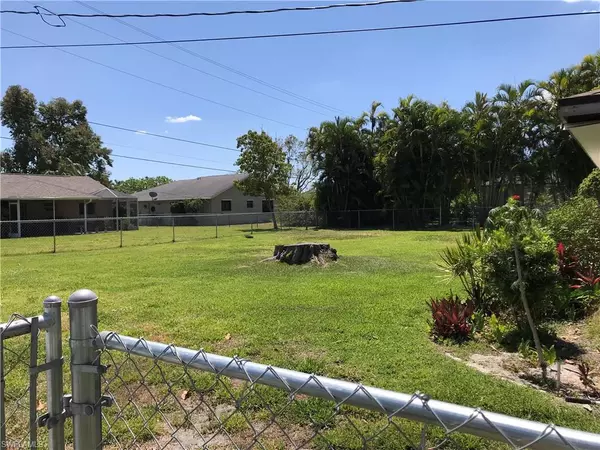 Cape Coral, FL 33990,2222 SE 1st ST