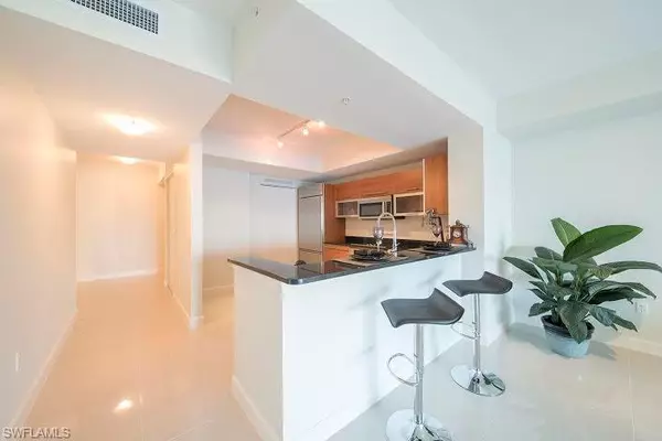Fort Myers, FL 33916,3000 Oasis Grand BLVD #2803