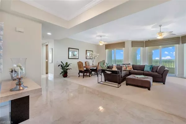 Naples, FL 34109,2738 Tiburon BLVD E #PH-B502