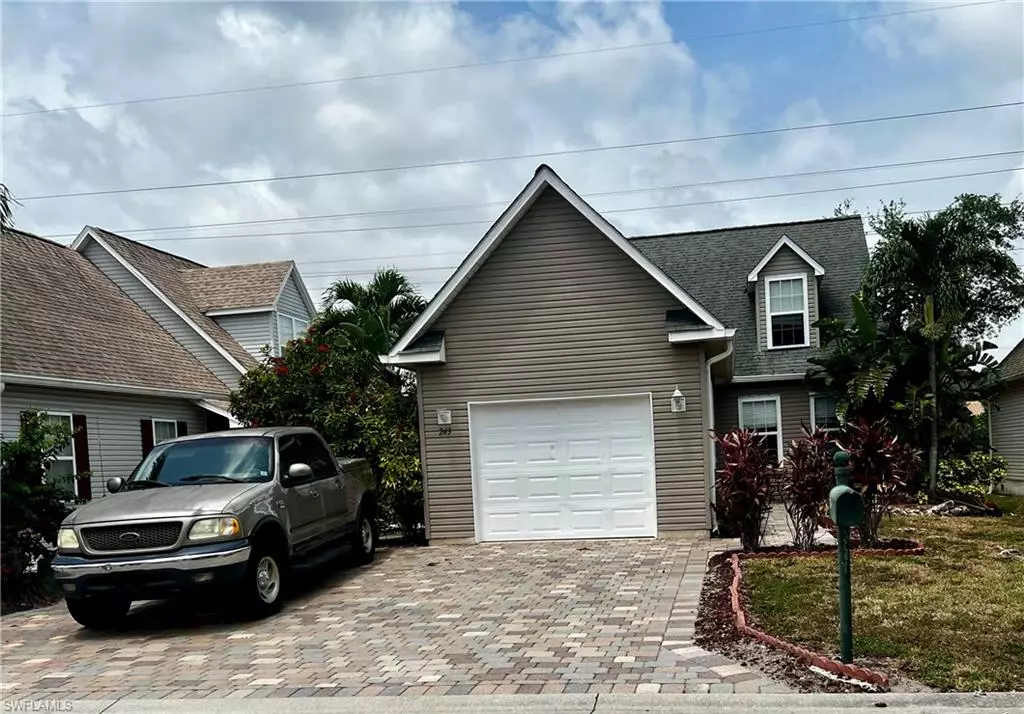 Naples, FL 34104,243 Leawood CIR
