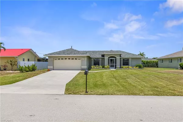 417 SW 43rd LN, Cape Coral, FL 33914