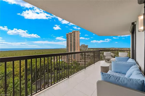 Naples, FL 34108,6075 Pelican Bay BLVD #906