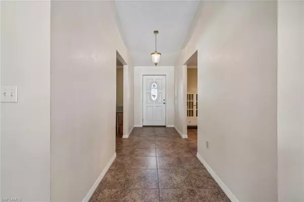 North Fort Myers, FL 33917,17051 Laurelin CT