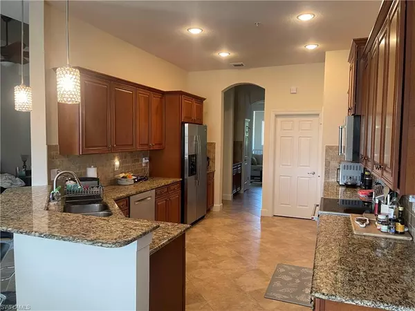 Naples, FL 34104,7881 Clemson ST #201