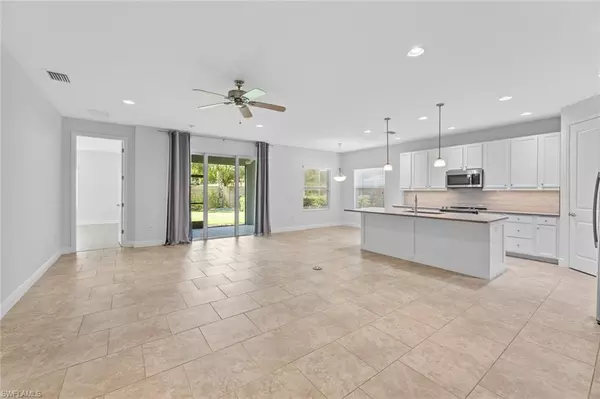 Naples, FL 34120,3711 CANOPY CIR