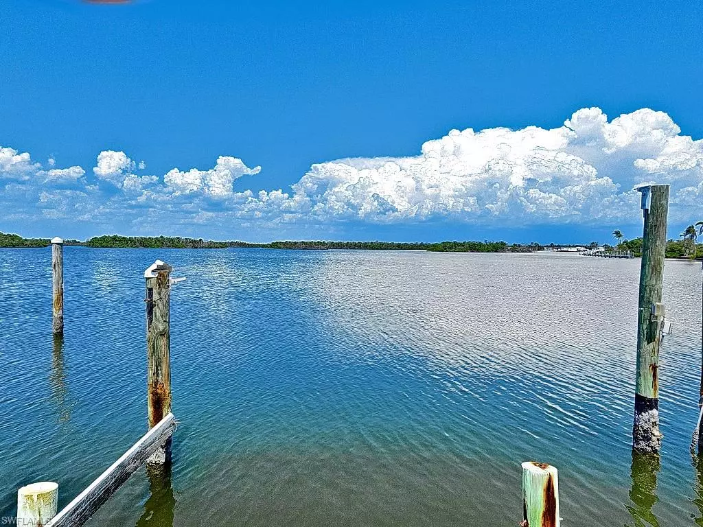 Fort Myers Beach, FL 33931,63 Emily LN