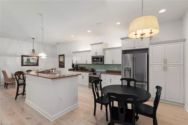 Estero, FL 33928,8600 Via Rapallo DR #201