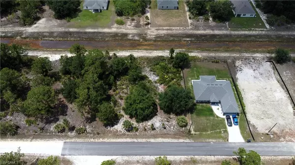 Lehigh Acres, FL 33971,2722 Helen PL