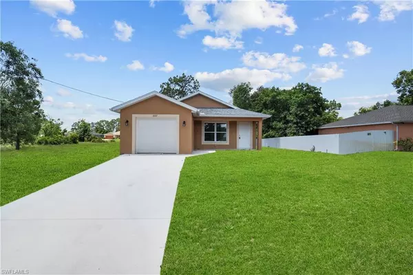 3207 28th ST SW, Lehigh Acres, FL 33976