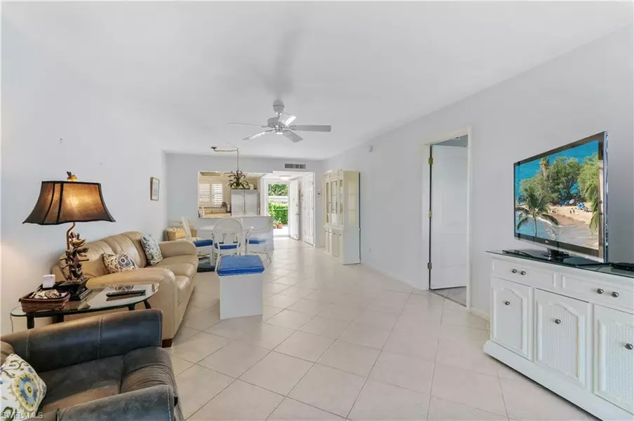 29 High Point CIR E #104, Naples, FL 34103