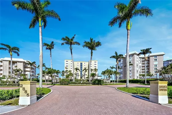 Naples, FL 34103,2885 Gulf Shore BLVD N #404