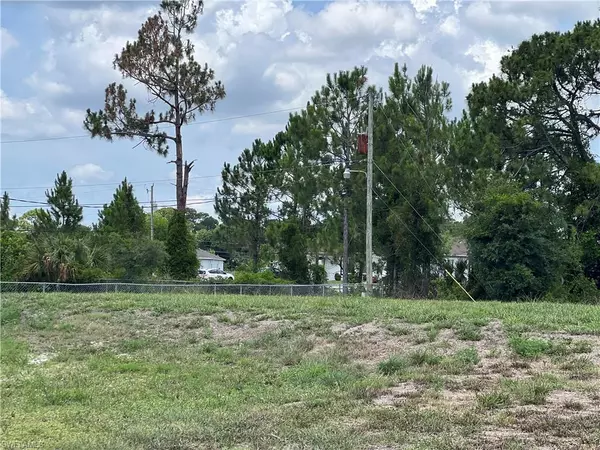 Lehigh Acres, FL 33973,2202 Bunker RD